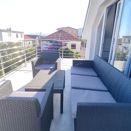 Apartment Sunny Attic With Balcony & Modern With Outdoor Area, No Balcony Trogir