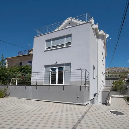 Sunny Attic With Balcony & Modern With Outdoor Area, No Balcony Apartment