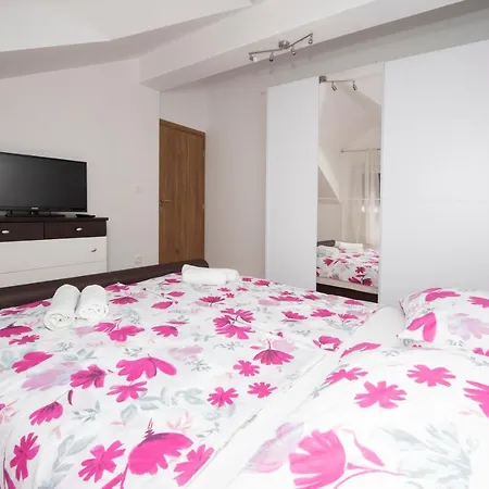 Apartment Sunny Attic With Balcony & Modern With Outdoor Area, No Balcony Trogir