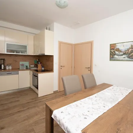 Apartment Sunny Attic With Balcony & Modern With Outdoor Area, No Balcony Trogir
