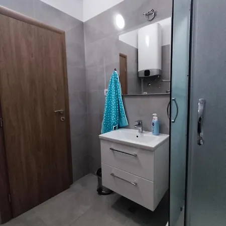 Sunny Attic With Balcony & Modern With Outdoor Area, No Balcony Apartmán